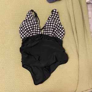 Cute and Flattering Swimsuit!